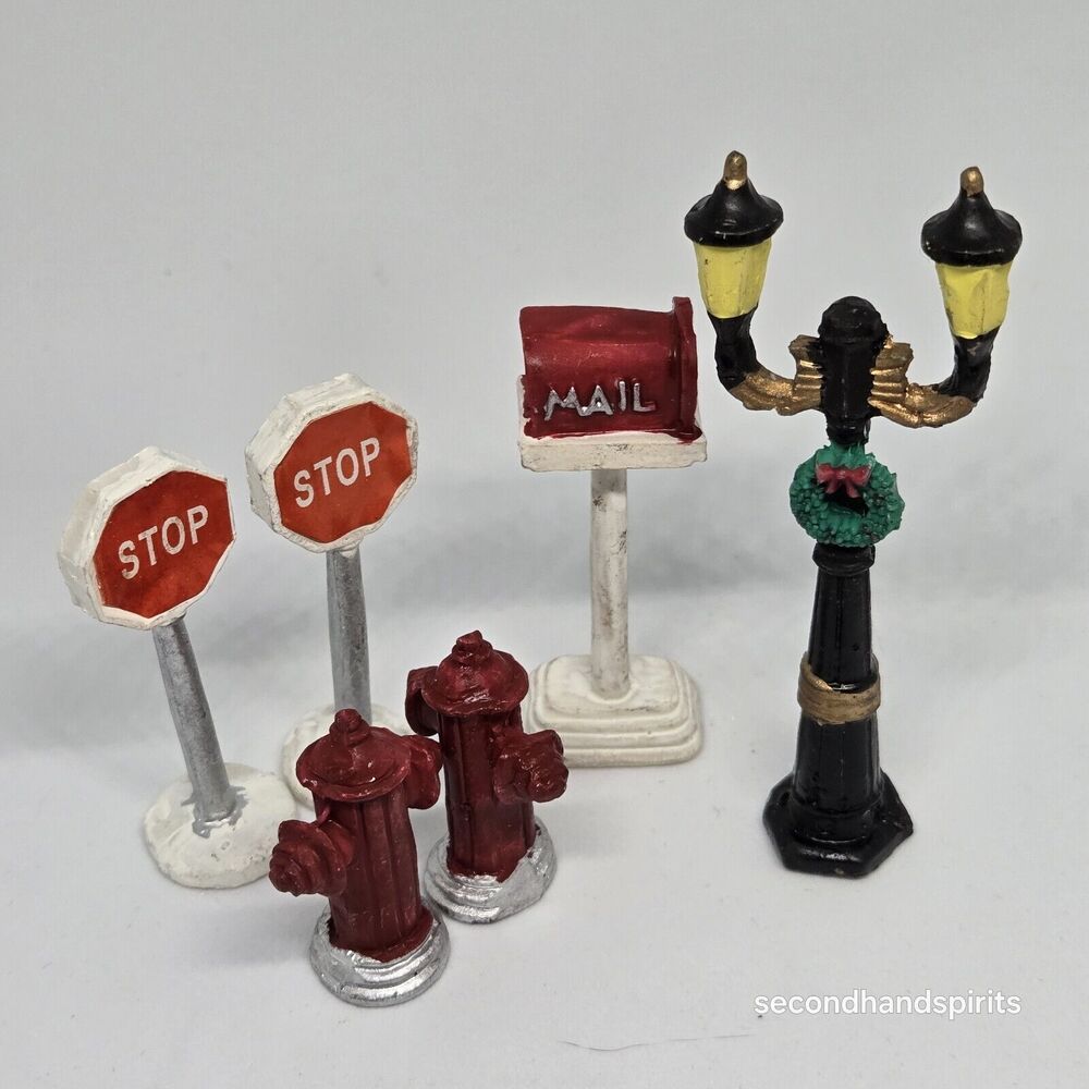 Lot of 6 Village Mailbox,Fire Hydrants, Mailbox, Street Lamp